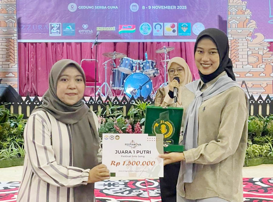 mahasiswi Program Studi Agribisnis, Tri Duwi Mailany, berhasil meraih Juara I Solo Song Contest Putri