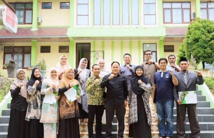 Usai Pelantikan, Pimpinan UPP dan pejabat yang dilantik melakukan foto bersama.